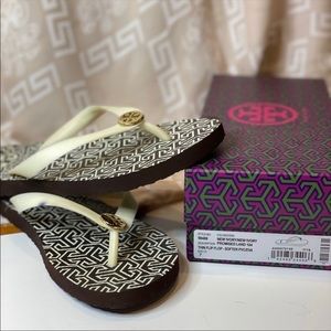 🏝Tory Burch Flip-Flops (with box!)